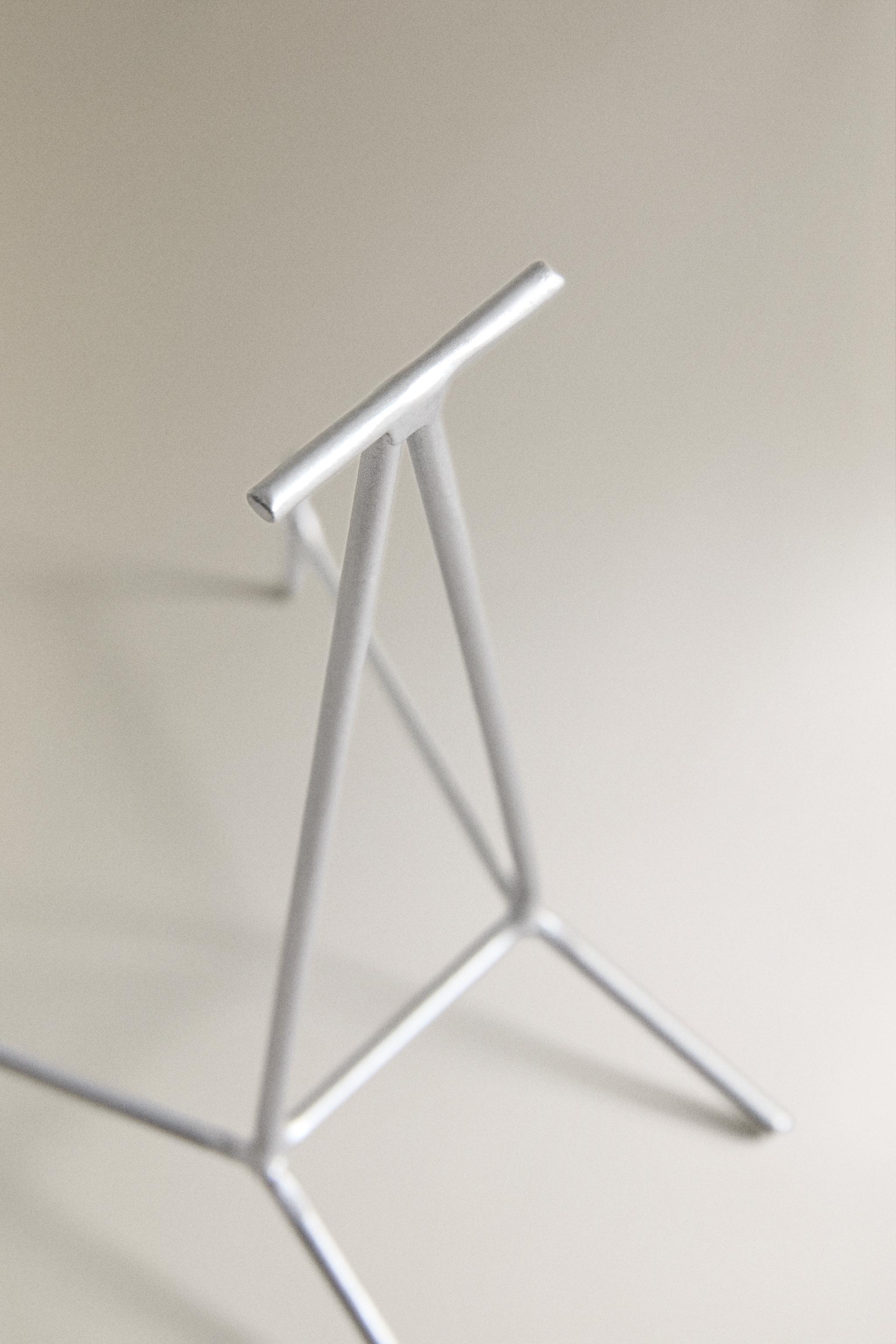 POLISHED METAL STAND